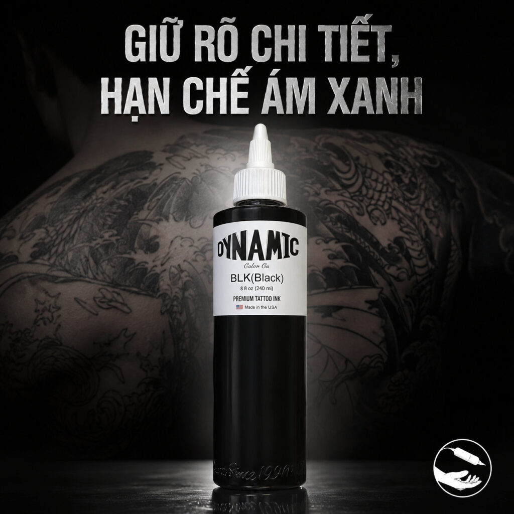 muc-xam-dynamic-blk-black-han-che-lom-dom (8) (1) Mặt sau chai mực xăm Dynamic BLK Black 8oz chính hãng với tem QR, thông tin lô sản xuất và hạn sử dụng, giúp thợ xăm kiểm tra nguồn gốc sản phẩm dễ hơn.