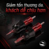 kim-xam-og-premium-cartridge-vao-muc-nhanh (9) (1) Kim xăm OG Premium Cartridge đỏ là dòng kim đạn dùng cho máy xăm pen, đóng hộp 20 cái, phù hợp cho thợ xăm thao tác đi nét, đổ bóng, tô màu và xử lý chi tiết hình xăm theo từng cấu hình kim.