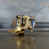 may-xam-dan-kubin-sidewinder-46er (17) Máy xăm Dan Kubin Sidewinder 46er là dòng rotary cơ khí cao cấp, có stroke chỉnh khoảng 2–4mm, lực đánh rõ và kết nối RCA, phù hợp đi nét, fine line, đánh bóng và vào màu.
