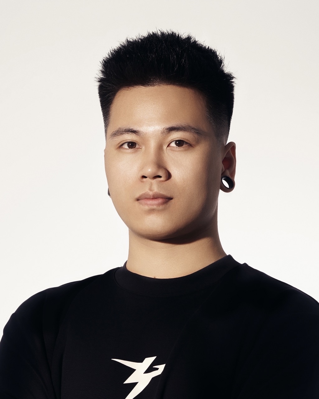 Chân dung Trần Nguyên Chương - thợ xăm, sáng lập Trần Chương Tattoo Shop