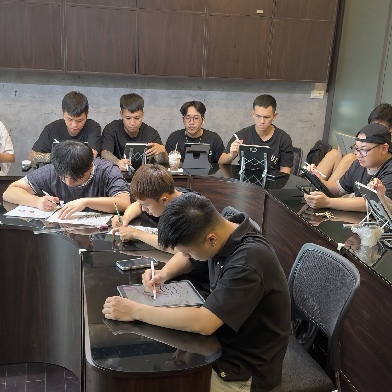 Lớp dạy xăm của Trần Chương Tattoo Shop