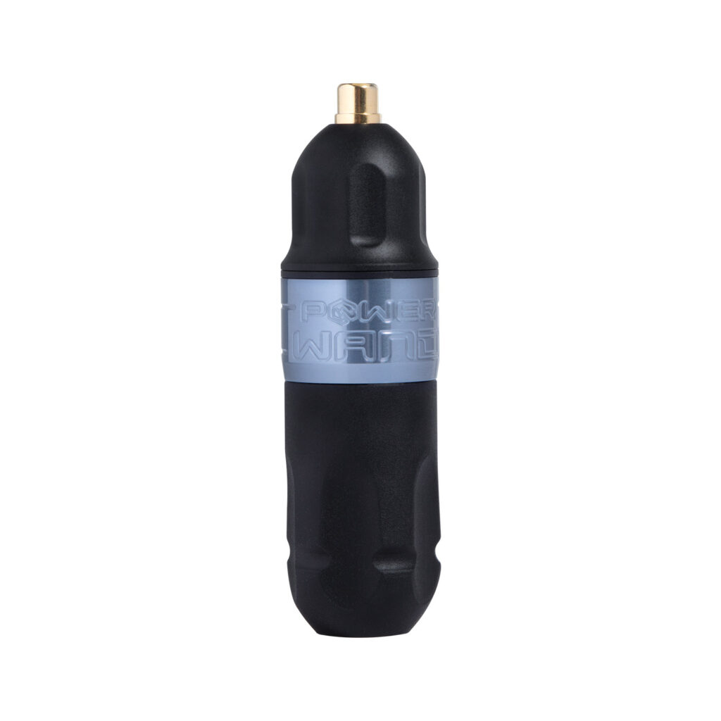 bishop-pwand_shader_1 Bộ pin không dây Critical / Bishop x Critical cho máy xăm, gồm pin, bộ điều khiển, dây sạc, adapter và hộp đựng. Phù hợp cho thợ xăm muốn làm việc gọn gàng hơn, hạn chế vướng dây nguồn và thao tác linh hoạt trong quá trình đi nét, đánh bóng, vào màu.