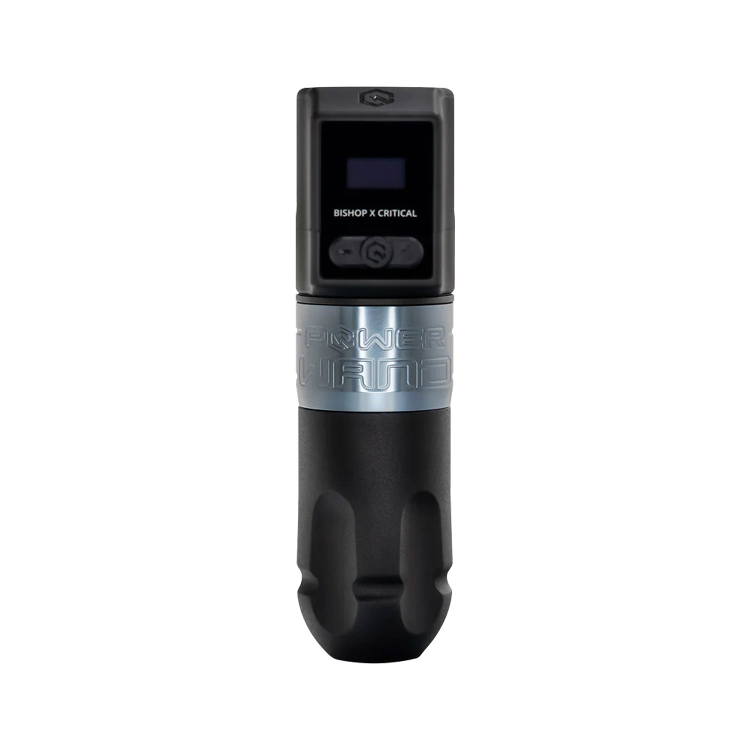 bishop-pwand_shader_2 Bộ pin không dây Critical / Bishop x Critical cho máy xăm, gồm pin, bộ điều khiển, dây sạc, adapter và hộp đựng. Phù hợp cho thợ xăm muốn làm việc gọn gàng hơn, hạn chế vướng dây nguồn và thao tác linh hoạt trong quá trình đi nét, đánh bóng, vào màu.