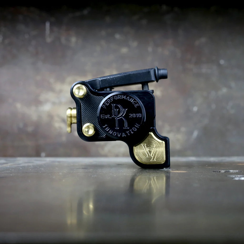 Máy xăm Dan Kubin Sidewinder V7.5 là dòng máy rotary cơ khí cao cấp, có thể chỉnh stroke và lực đánh để phù hợp đi nét, fine line, rải hạt, đánh bóng và vào màu.